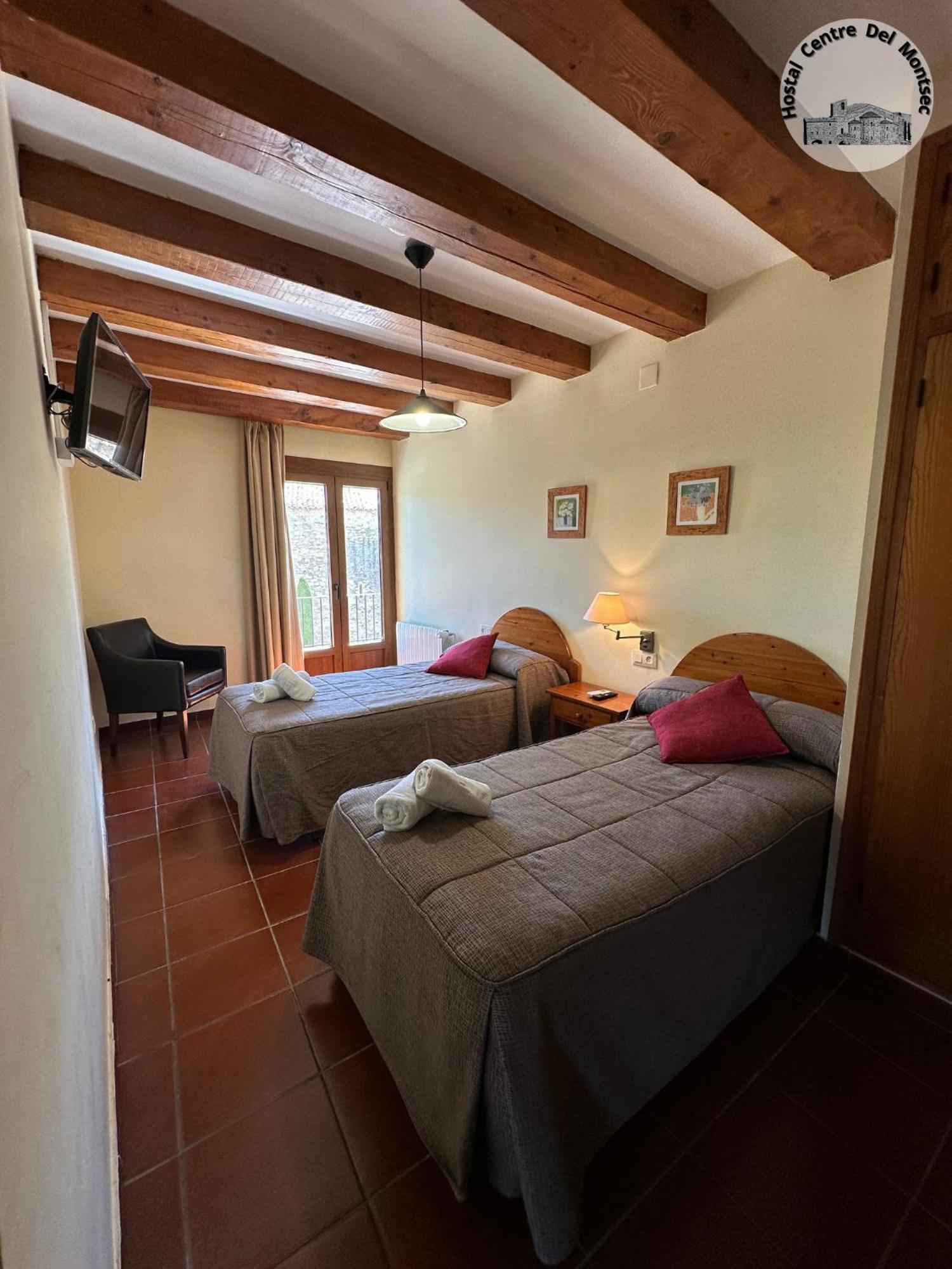 Hostal Centre Del Montsec Llimiana Ngoại thất bức ảnh